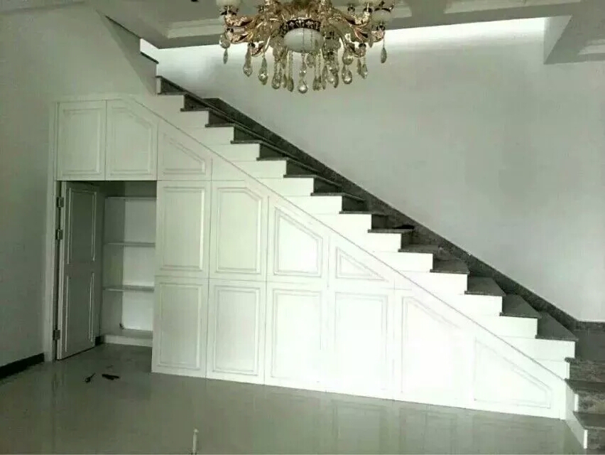 楼梯下面这样设计，实用又好看